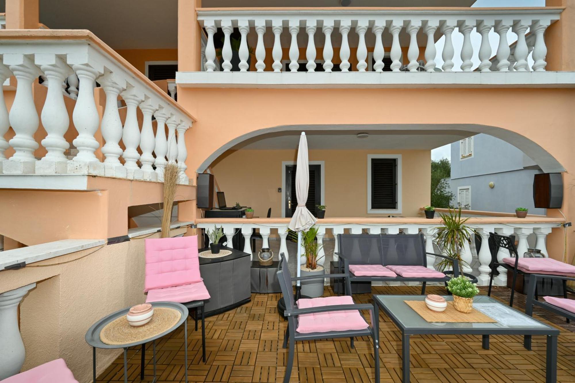 Schubert Apartment Novalja