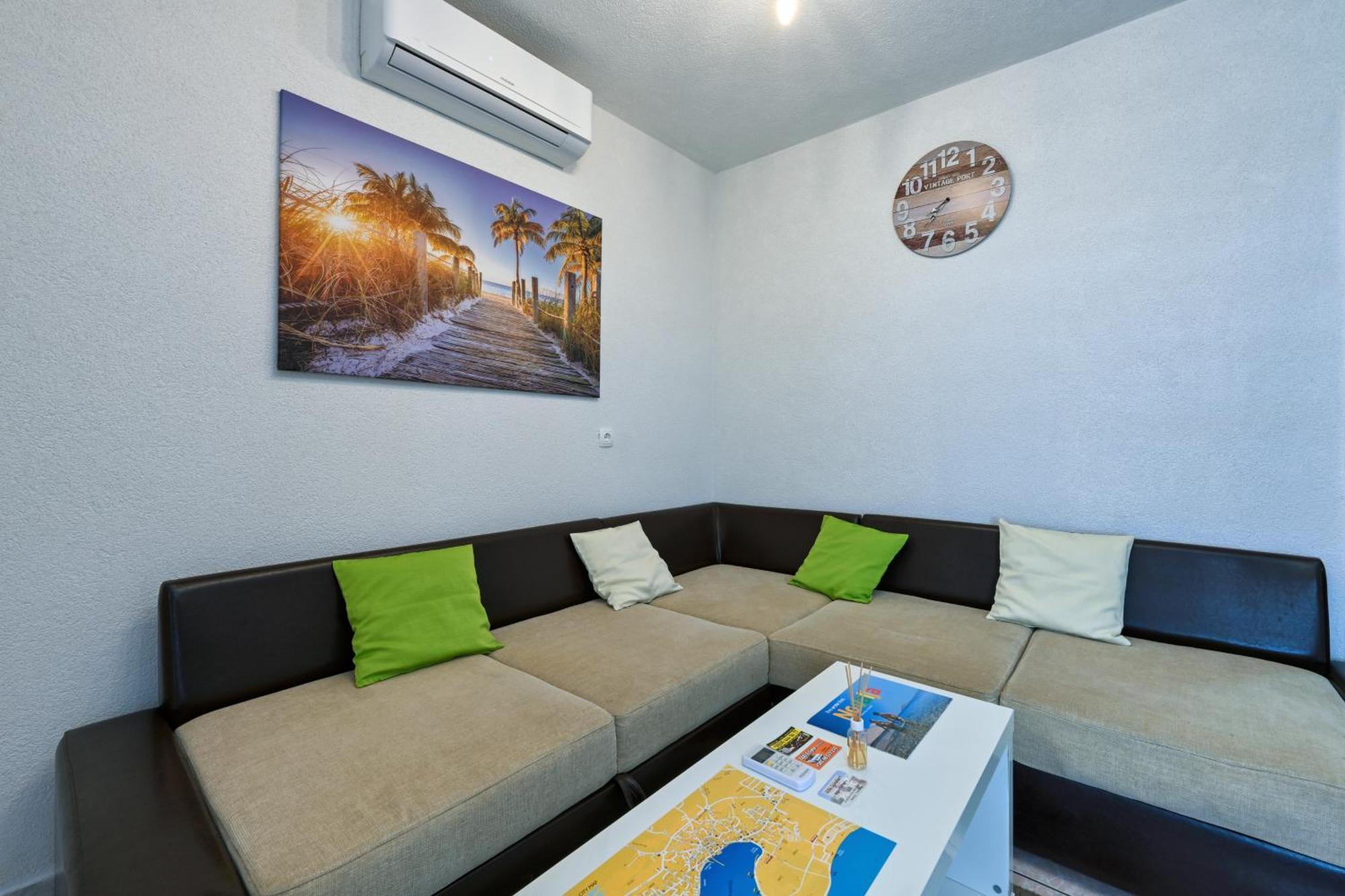 Apartment Schubert Novalja