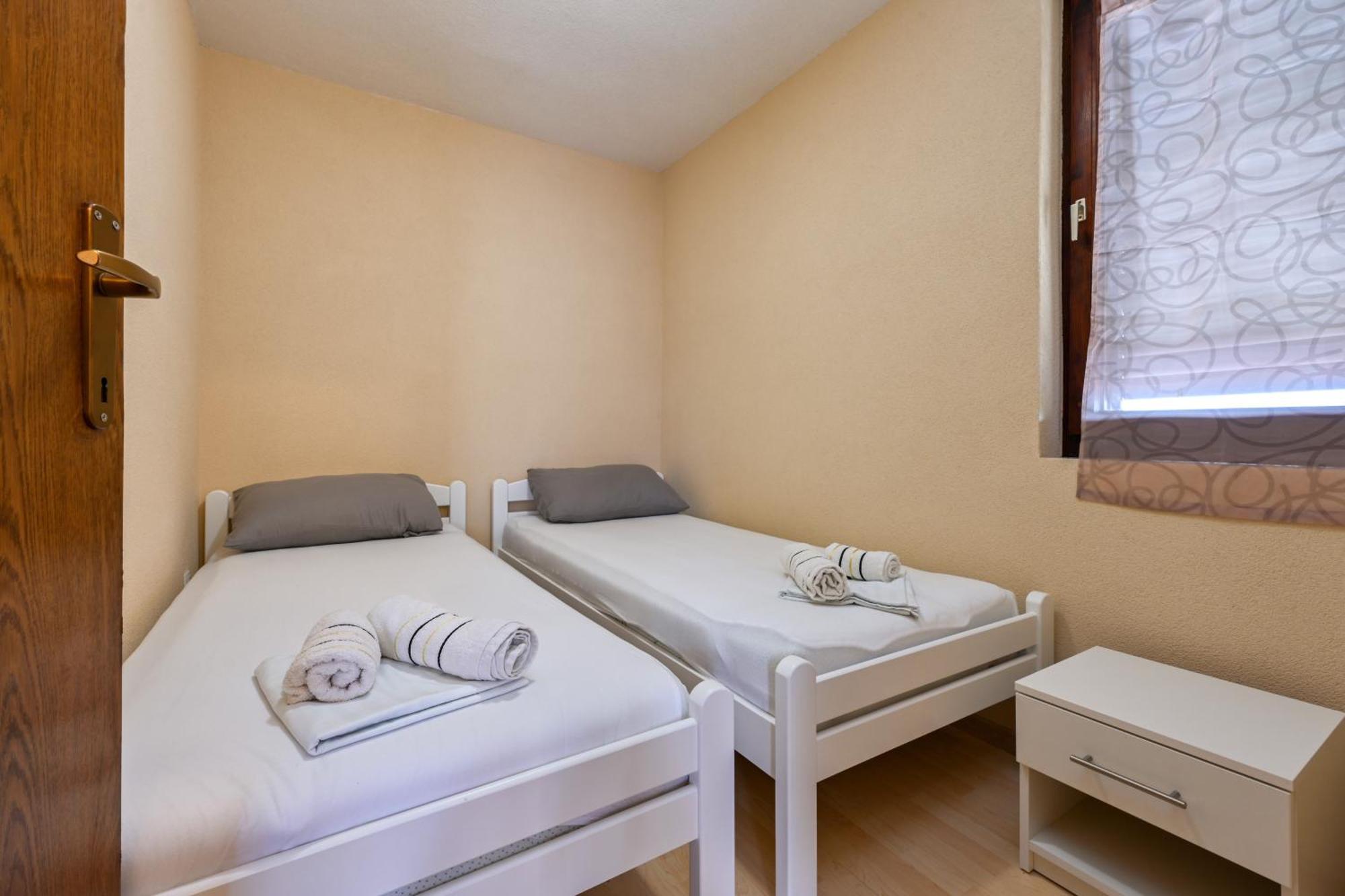 Apartment Schubert Novalja